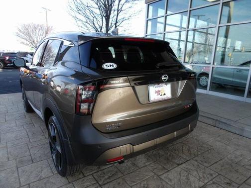 2025 Nissan Kicks SR