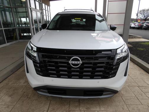 Everest White Pearl Tricoat 2026 Nissan Pathfinder Platinum