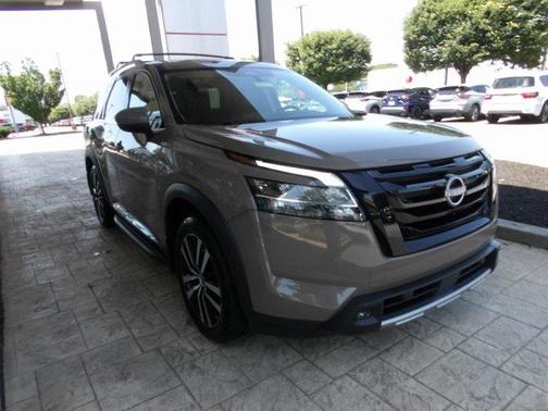 2024 Nissan Pathfinder Platinum 4WD