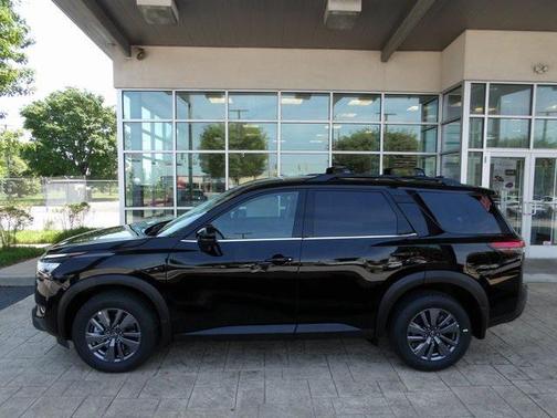 2025 Nissan Pathfinder SV 4WD
