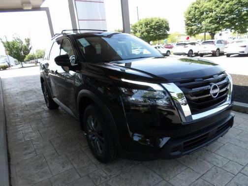 2025 Nissan Pathfinder SV 4WD