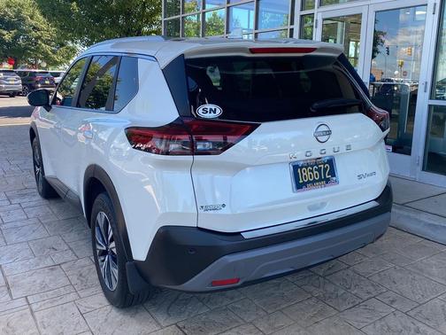 Pearl White Tricoat 2023 Nissan Rogue SV