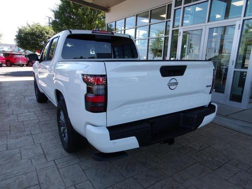 Glacier White 2026 Nissan Frontier SV