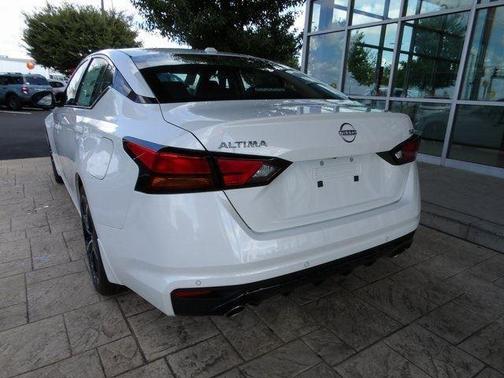 2025 Nissan Altima SR FWD