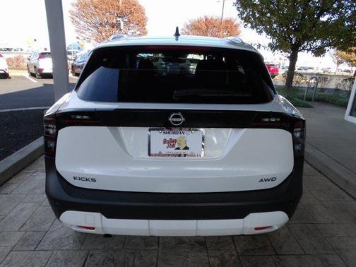 2026 Nissan Kicks SV