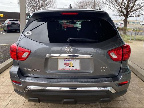 2019 Nissan Pathfinder SL