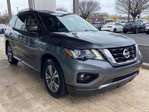 2019 Nissan Pathfinder SL
