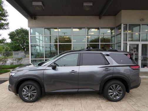 2025 Nissan Pathfinder SV 4WD