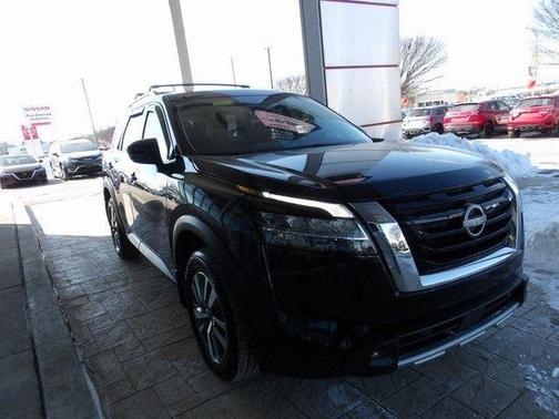 2024 Nissan Pathfinder SL 4WD