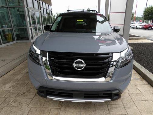 2025 Nissan Pathfinder Platinum 4WD
