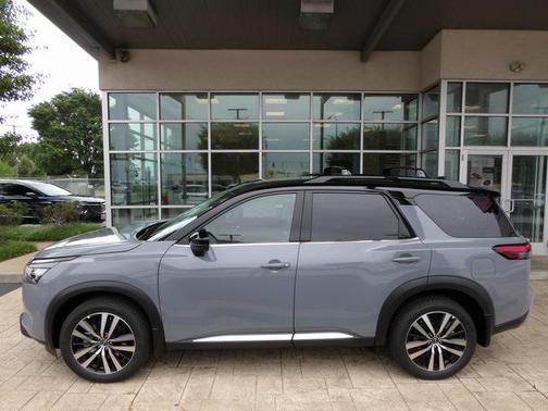 2025 Nissan Pathfinder Platinum 4WD