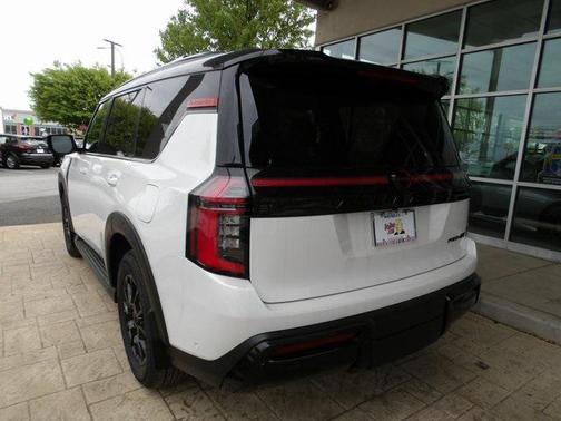 2025 Nissan Armada PRO-4X 4WD