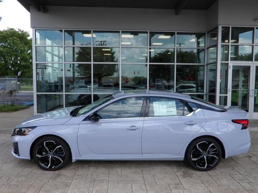 Gray Sky Pearl 2026 Nissan Altima SR FWD