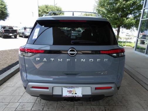 2025 Nissan Pathfinder Platinum 4WD