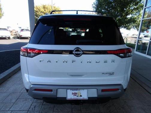 2025 Nissan Pathfinder Platinum 4WD
