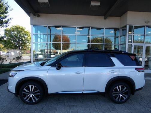 2025 Nissan Pathfinder Platinum 4WD