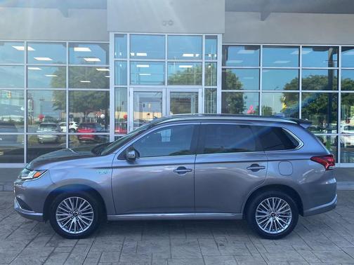 Ruby Black Pearl 2022 Mitsubishi Outlander PHEV SEL