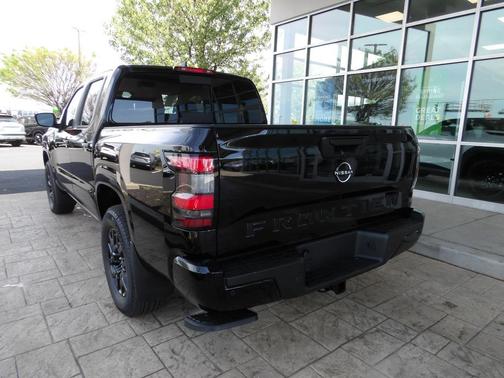 Super Black 2026 Nissan Frontier SV