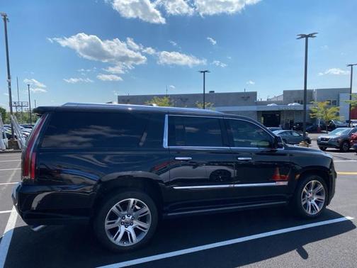2018 Cadillac Escalade ESV Premium Luxury
