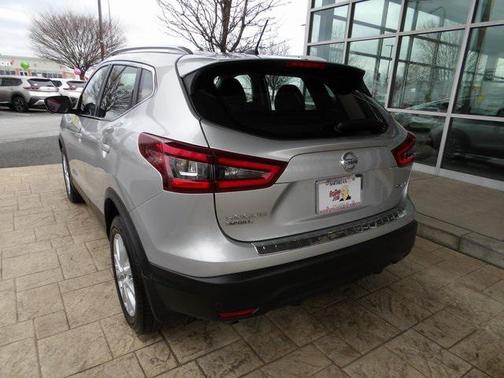 2022 Nissan Rogue Sport SV
