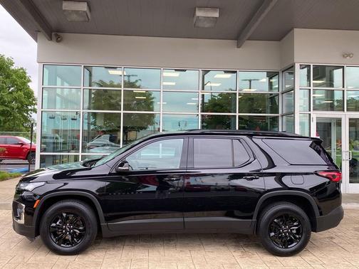 Mosaic Black Metallic 2023 Chevrolet Traverse LS