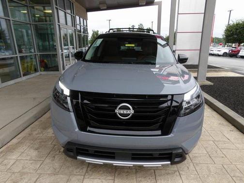 2025 Nissan Pathfinder Platinum 4WD