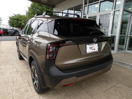 Canyon Bronze Metallic 2026 Nissan Kicks SV