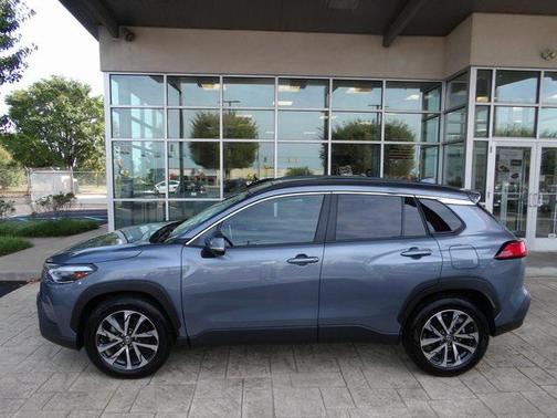 2024 Toyota Corolla Cross XLE