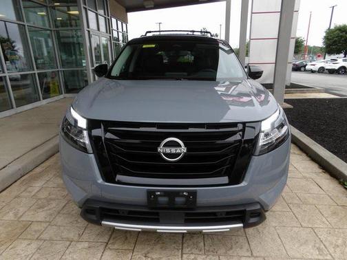 2024 Nissan Pathfinder SL 4WD