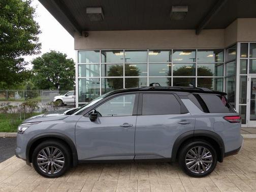 2024 Nissan Pathfinder SL 4WD