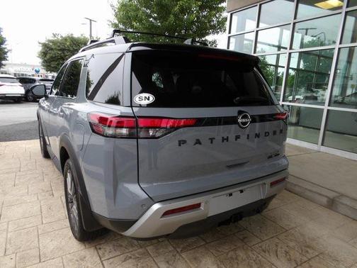 2024 Nissan Pathfinder SL 4WD