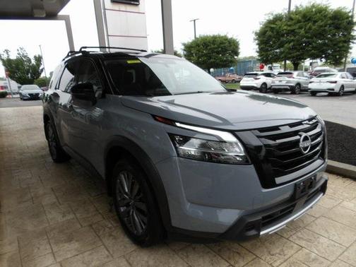 2024 Nissan Pathfinder SL 4WD