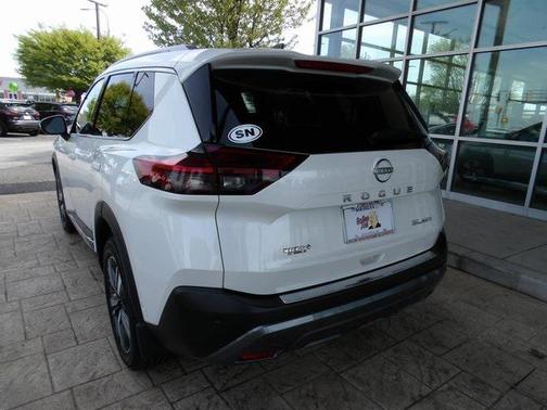 2022 Nissan Rogue SL