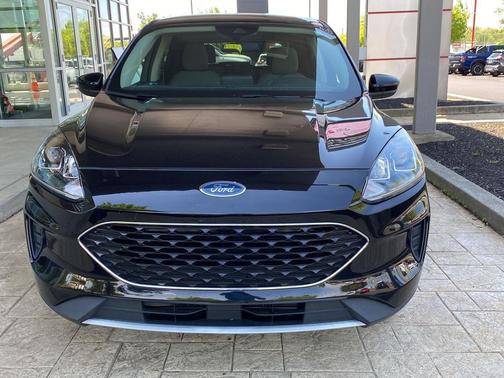 Agate Black Metallic 2020 Ford Escape SE