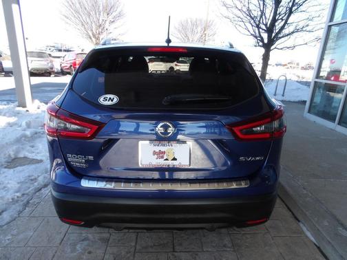 2022 Nissan Rogue Sport SV