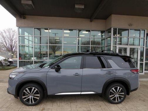 2025 Nissan Pathfinder Platinum 4WD