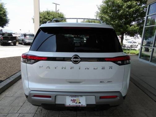 2025 Nissan Pathfinder SL 4WD