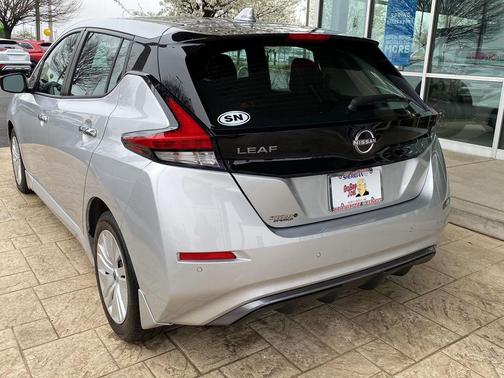 Brilliant Silver Metallic 2023 Nissan Leaf S 40 kWh