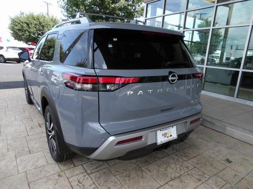 2025 Nissan Pathfinder Platinum 4WD