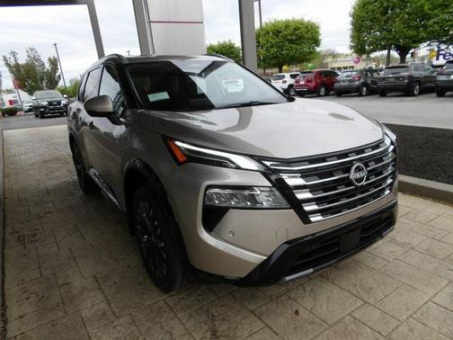 2025 Nissan Rogue Platinum