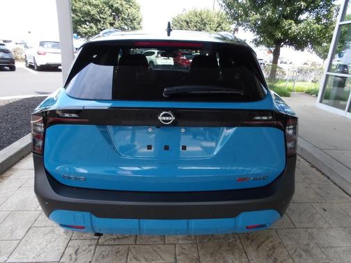 2T ICE BLK 2026 Nissan Kicks SR