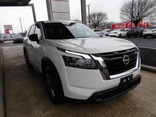 2024 Nissan Pathfinder S 4WD