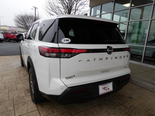 2024 Nissan Pathfinder S 4WD