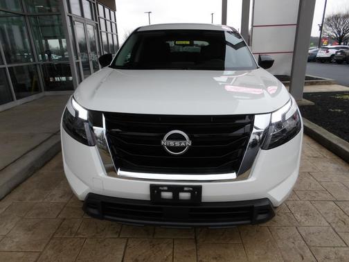 2024 Nissan Pathfinder S 4WD