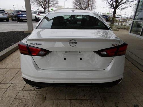 2025 Nissan Altima SR FWD