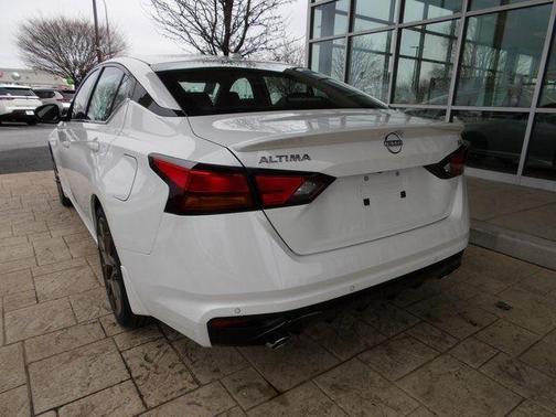 2025 Nissan Altima SR FWD