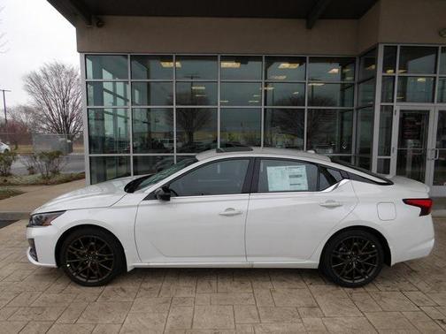 2025 Nissan Altima SR FWD