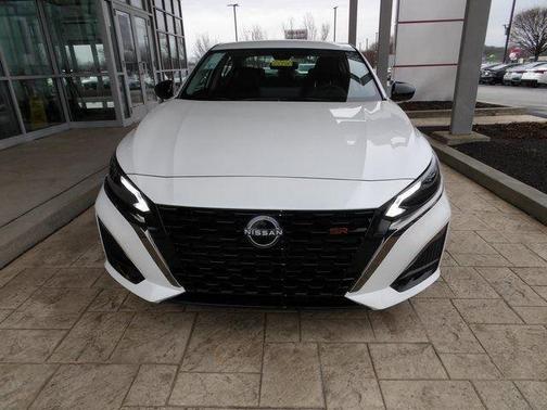 2025 Nissan Altima SR FWD