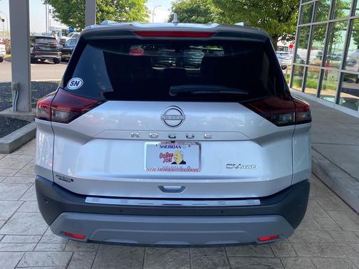 Brilliant Silver Metallic 2023 Nissan Rogue SV
