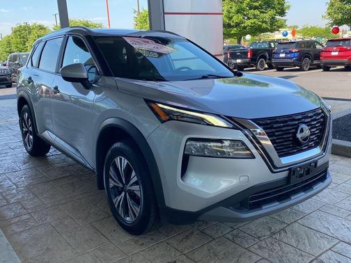 Brilliant Silver Metallic 2023 Nissan Rogue SV
